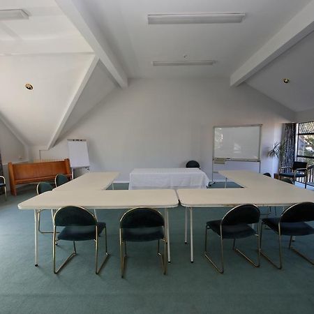 Champers Motor Inn Лоуър Хът Екстериор снимка