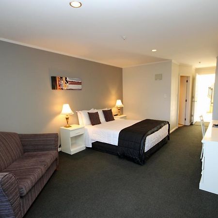 Champers Motor Inn Лоуър Хът Екстериор снимка