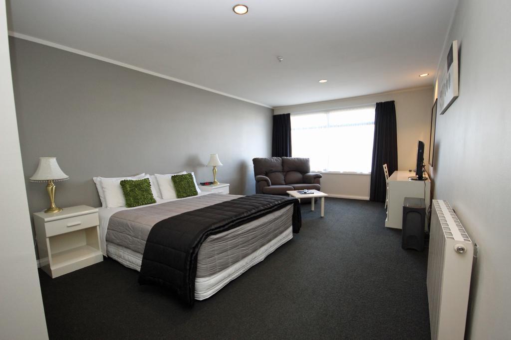 Champers Motor Inn Лоуър Хът Екстериор снимка