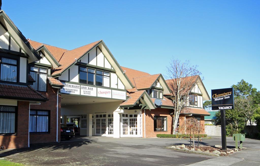 Champers Motor Inn Лоуър Хът Екстериор снимка