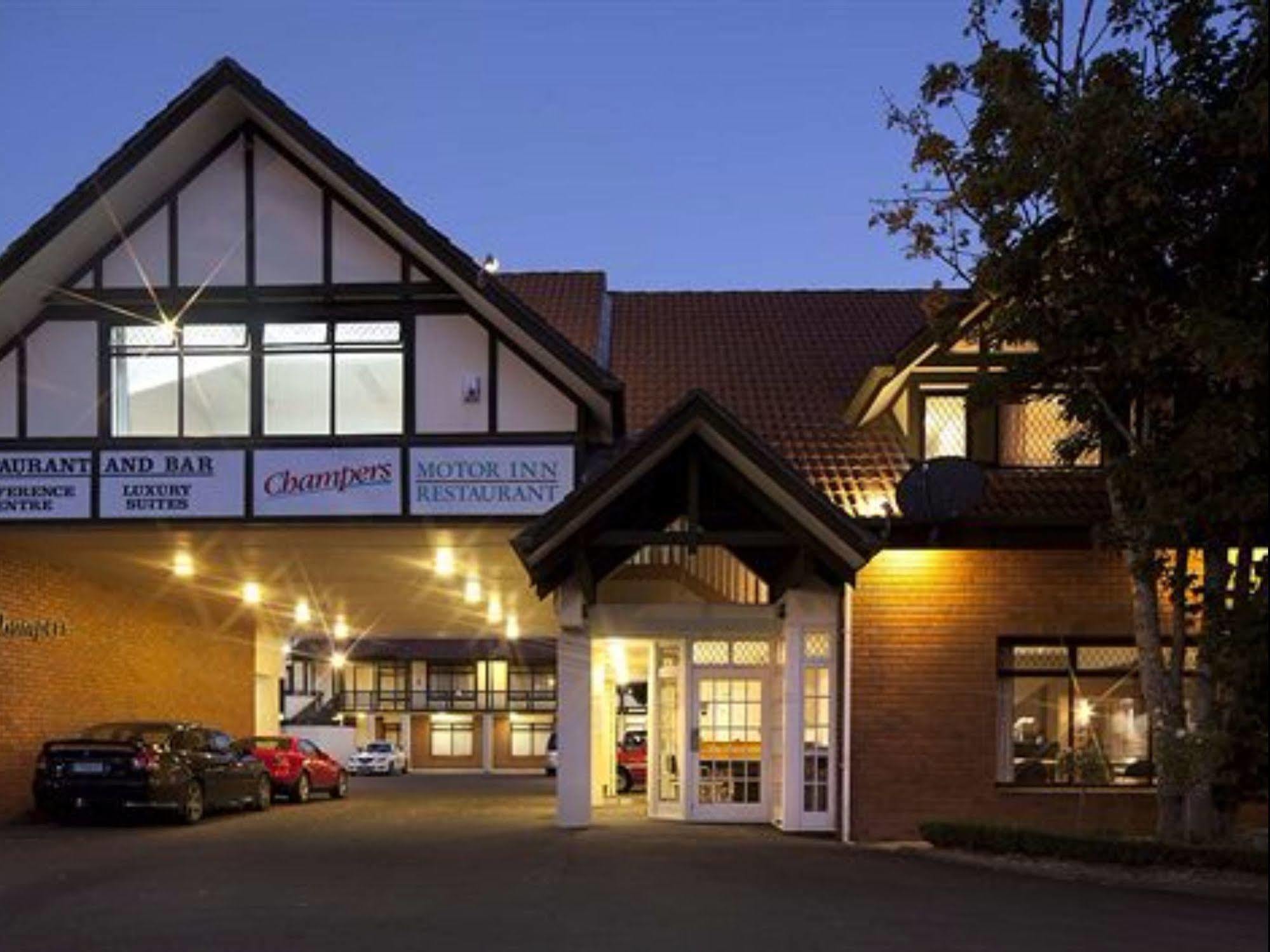 Champers Motor Inn Лоуър Хът Екстериор снимка