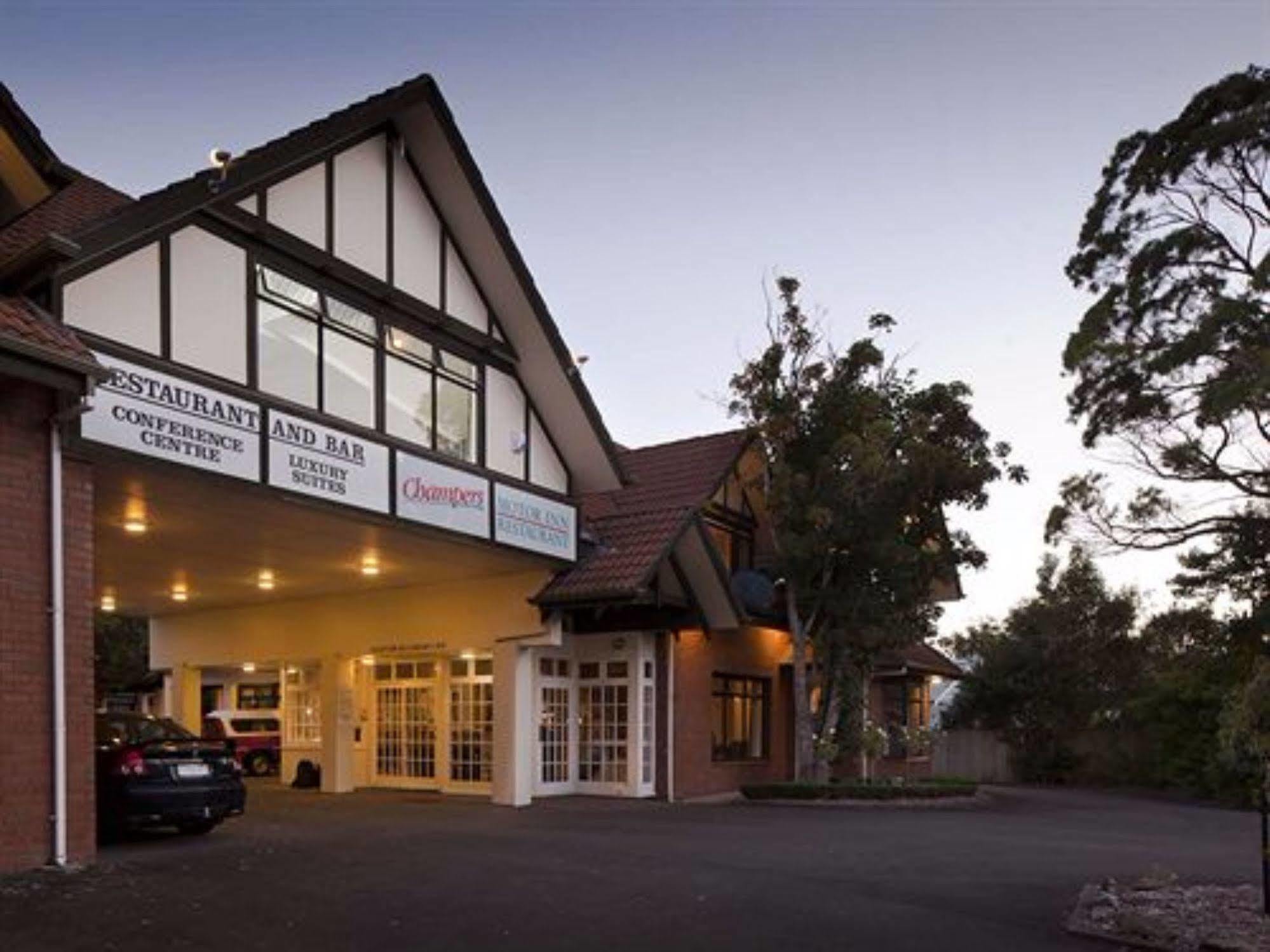 Champers Motor Inn Лоуър Хът Екстериор снимка